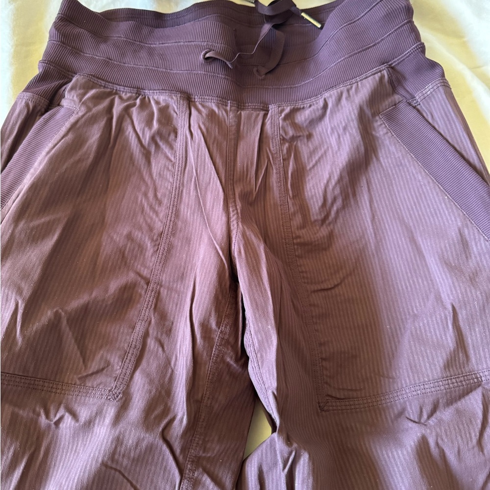 Lululemon Dance Studio Mid-Rise Pant
Regular
